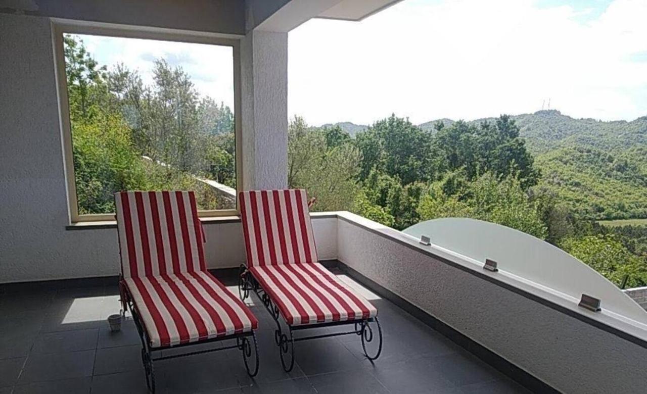 Turisalba Hotel Ishem Ngoại thất bức ảnh