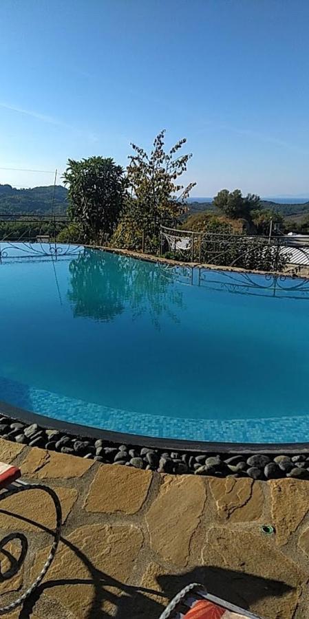Turisalba Hotel Ishem Ngoại thất bức ảnh